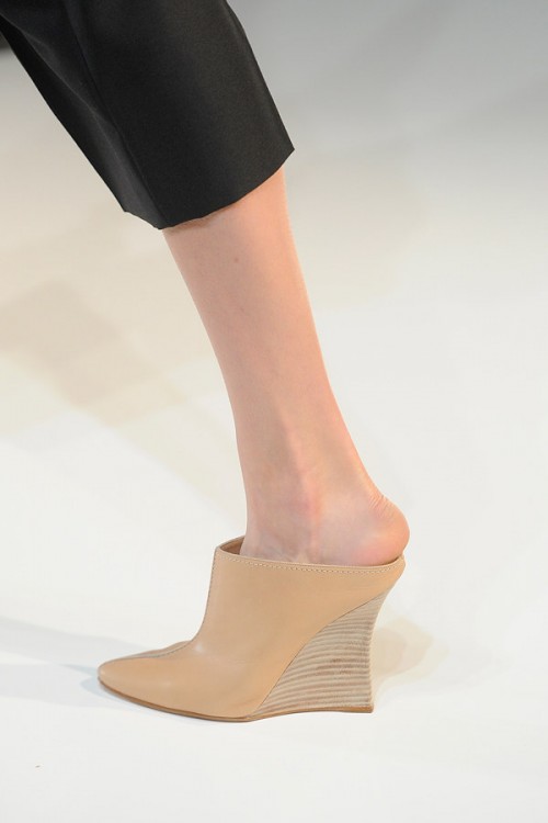victoria-beckham-mules-ss14-e1380561901523