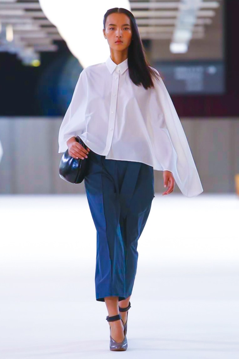 Christophe Lemaire Ready to Wear Spring Summer 2015 in Milan