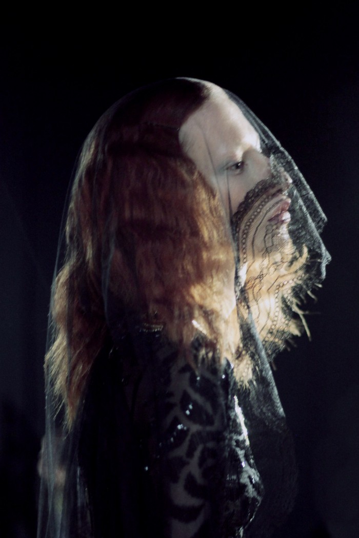 13940509528jWAp-700x1050