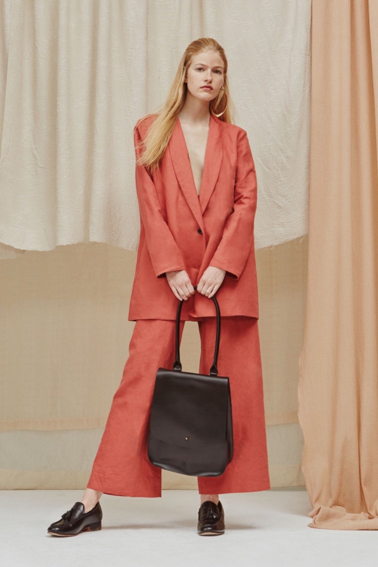 creatures-of-comfort-006-1366