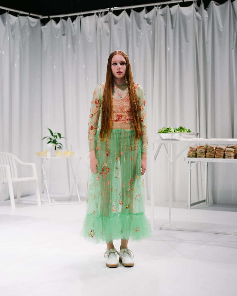 molly-goddard-spring-2016-001