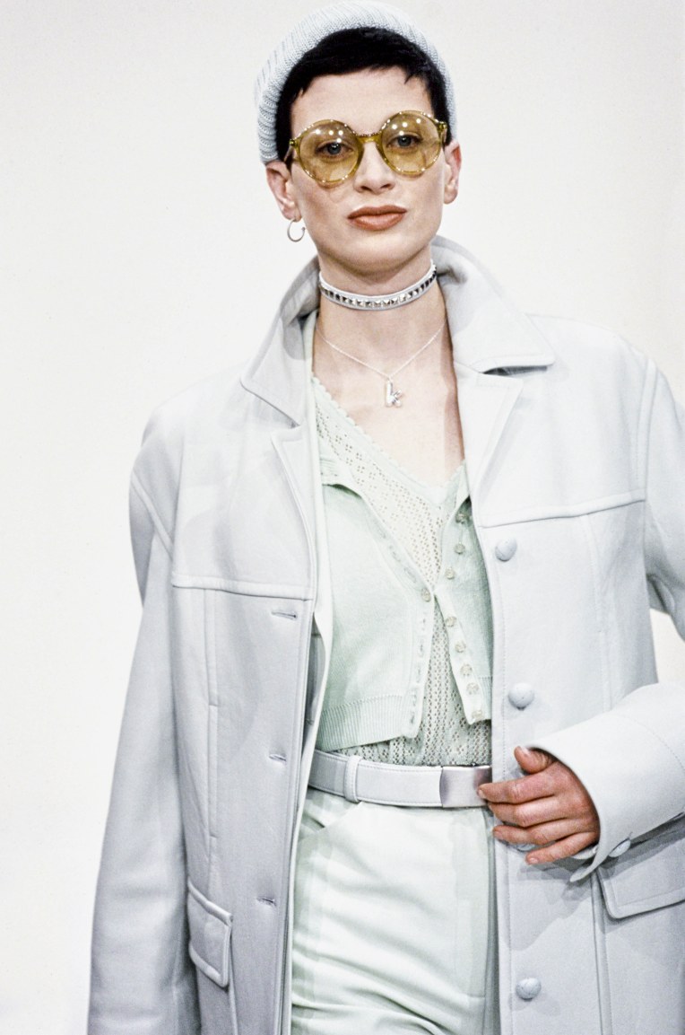 PERRY-ELLIS-SPRING-19993-RTW-18-KRISTEN-MCMENAMY