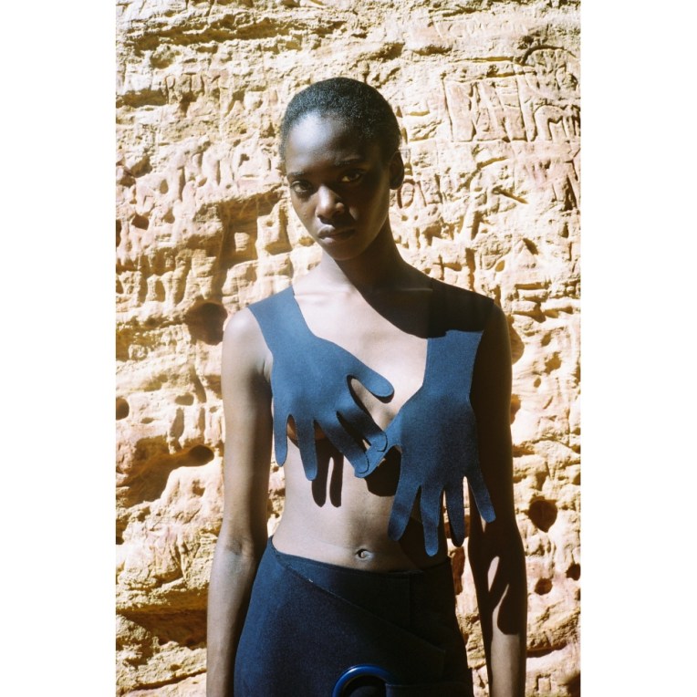 l-echarpe-deux-mains