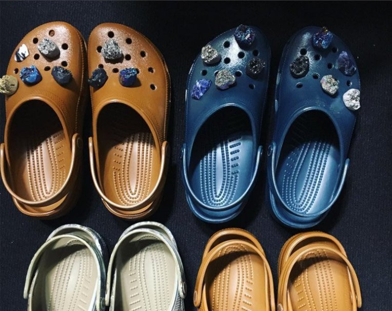 christopher-kane-carousel-thekit-ca_