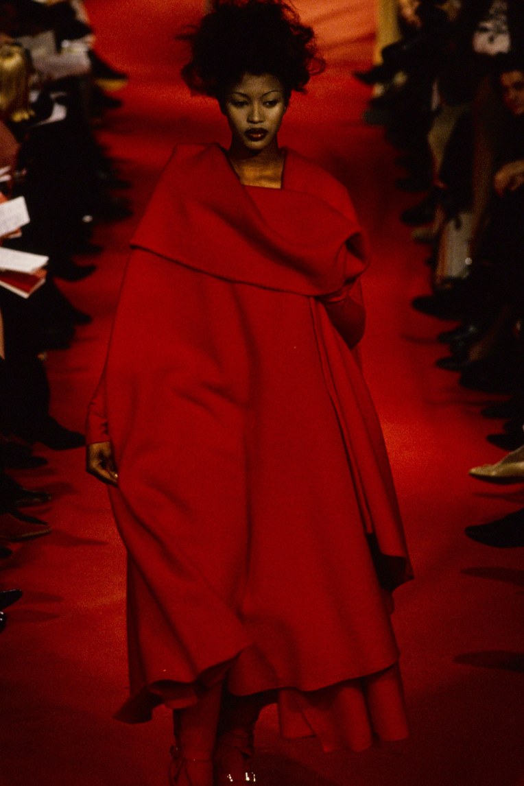 vivienne-westwood-fall-1993-rtw-19-naomi-campbell
